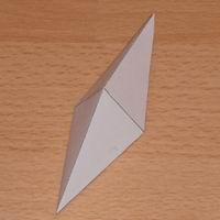 dipirâmide triangular